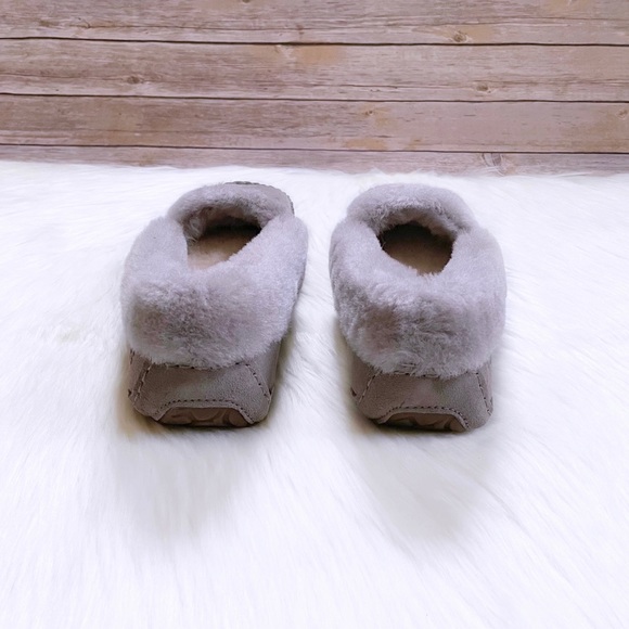 UGG Women’s Dakota Spill Seam Moccasin Slippers In Stormy Grey - Picture 3 of 8